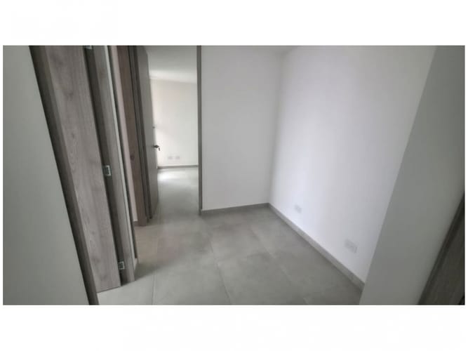 Apartamento de 3 alcobas en venta en Las Lomitas, Sabaneta, 83 m² · foto 2 de 22