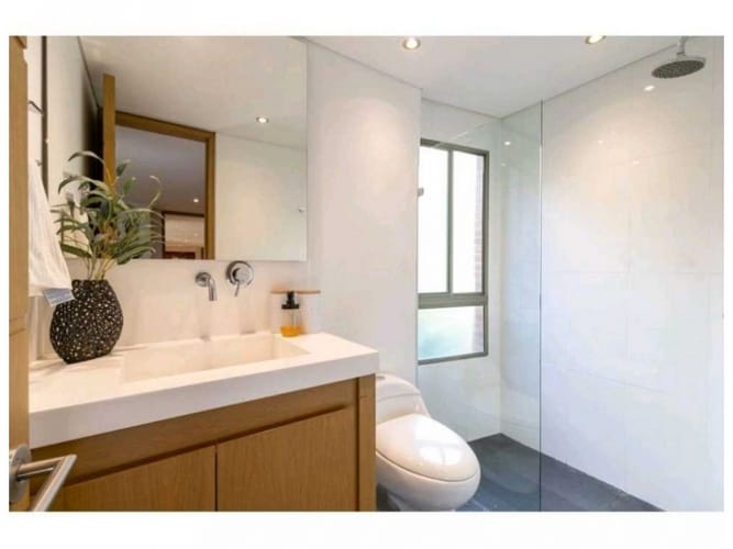 Apartamento de 3 alcobas en venta en El Poblado, Medellín, 226 m² · foto 14 de 21