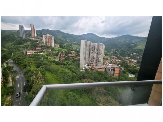 Apartamento de 3 alcobas en venta en Las Lomitas, Sabaneta, 83 m² · foto 3 de 22
