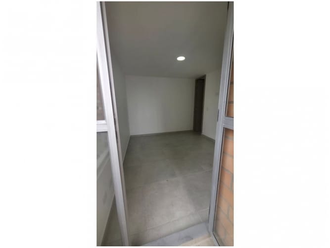 Apartamento de 3 alcobas en venta en Las Lomitas, Sabaneta, 83 m² · foto 4 de 22