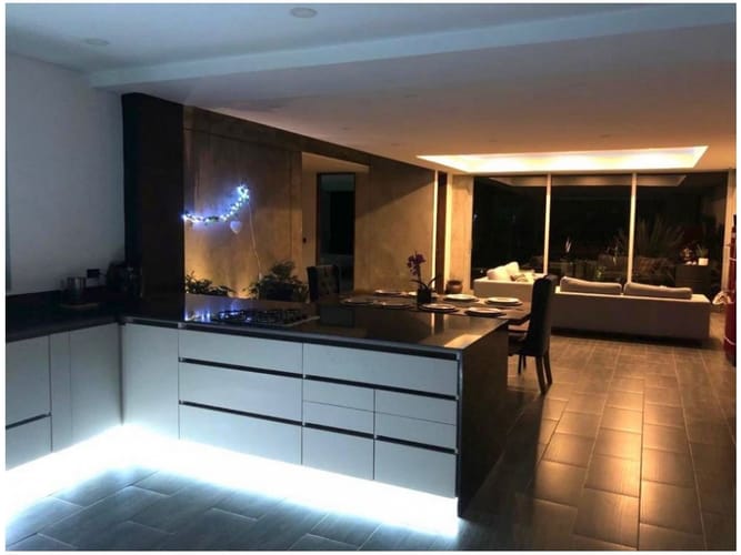 Casa de 4 alcobas en venta en Loma Del Escobero, Envigado, 514 m² · foto 2 de 24