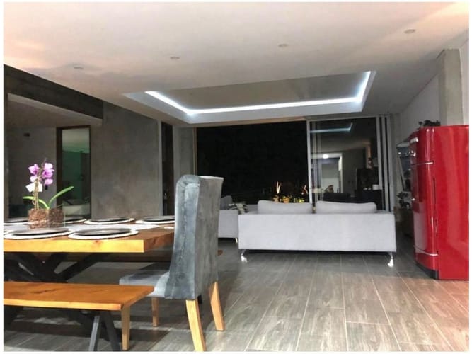 Casa de 4 alcobas en venta en Loma Del Escobero, Envigado, 514 m² · foto 3 de 24