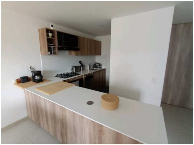 Apartamento de 2 alcobas en venta en El Poblado, Medellín, 85 m² · foto 2 de 13