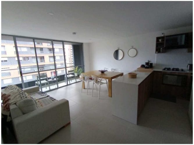 Apartamento de 2 alcobas en venta en El Poblado, Medellín, 85 m² · foto 11 de 13