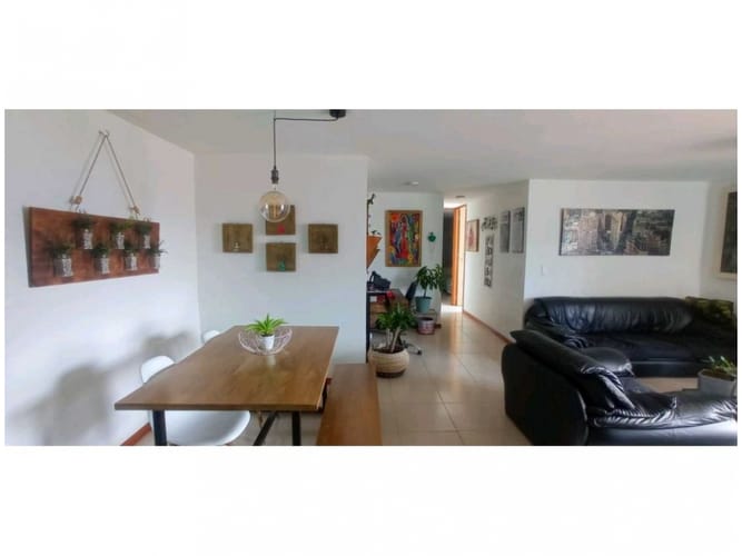 Apartamento de 2 alcobas en venta en Castropol, Medellín, 80 m² · foto 2 de 13