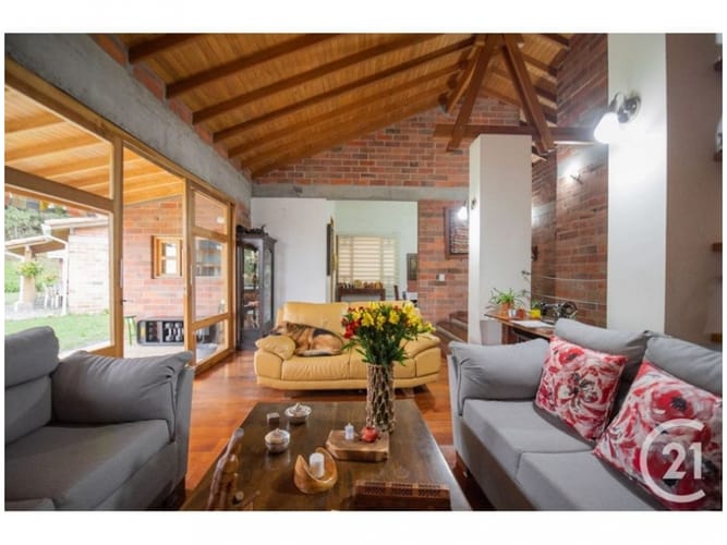 Casa de 10 alcobas en venta en Loma Del Escobero, Envigado, 487 m² · foto 9 de 24