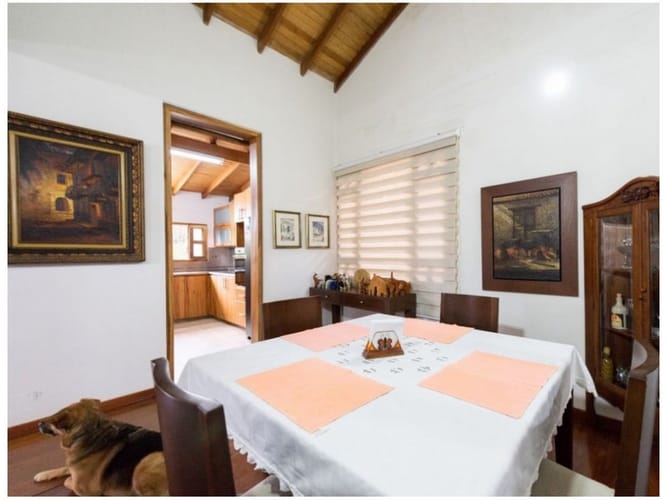 Casa de 10 alcobas en venta en Loma Del Escobero, Envigado, 487 m² · foto 17 de 24