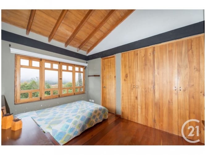 Casa de 10 alcobas en venta en Loma Del Escobero, Envigado, 487 m² · foto 19 de 24