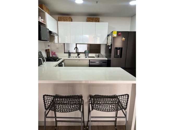 Apartamento de 3 alcobas en venta en El Poblado, Medellín, 123 m² · foto 3 de 5