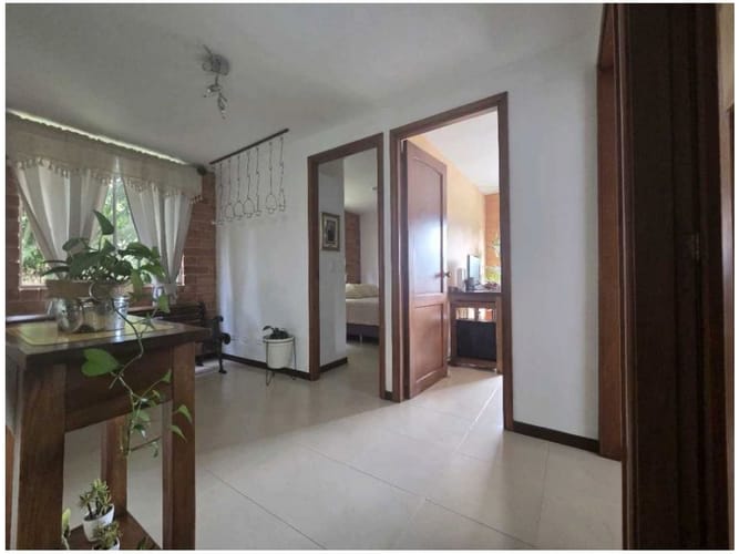 Apartamento de 3 alcobas en venta en Altos Del Escobero, Medellín, 87 m² · foto 3 de 16