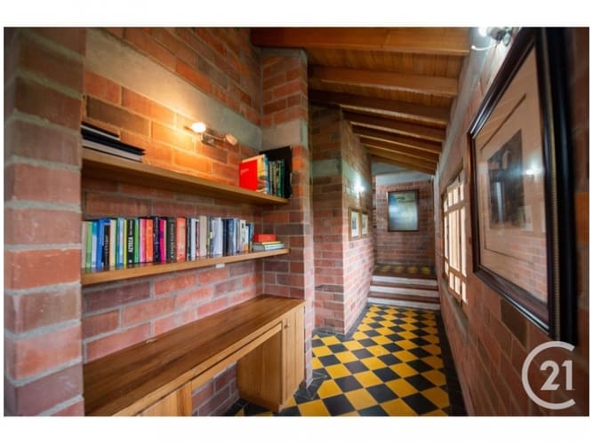 Casa de 10 alcobas en venta en Loma Del Escobero, Envigado, 487 m² · foto 24 de 24