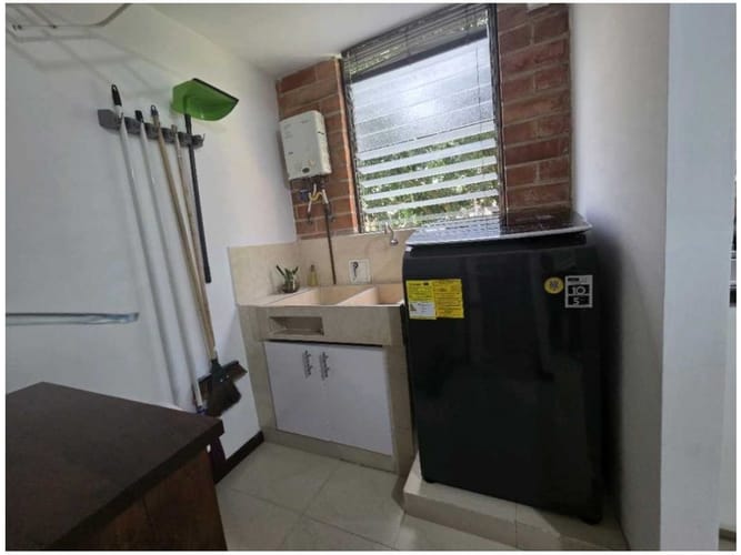 Apartamento de 3 alcobas en venta en Altos Del Escobero, Medellín, 87 m² · foto 5 de 16