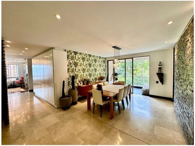 Apartamento de 3 alcobas en venta en El Tesoro, Medellín, 235 m² · foto 7 de 18