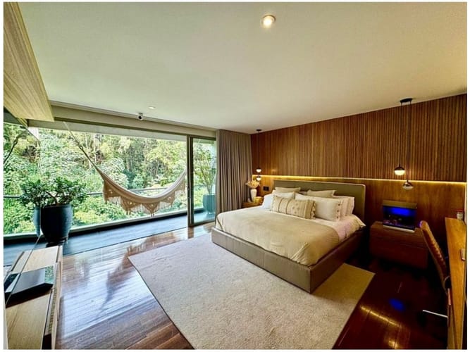 Apartamento de 3 alcobas en venta en El Tesoro, Medellín, 235 m² · foto 9 de 18