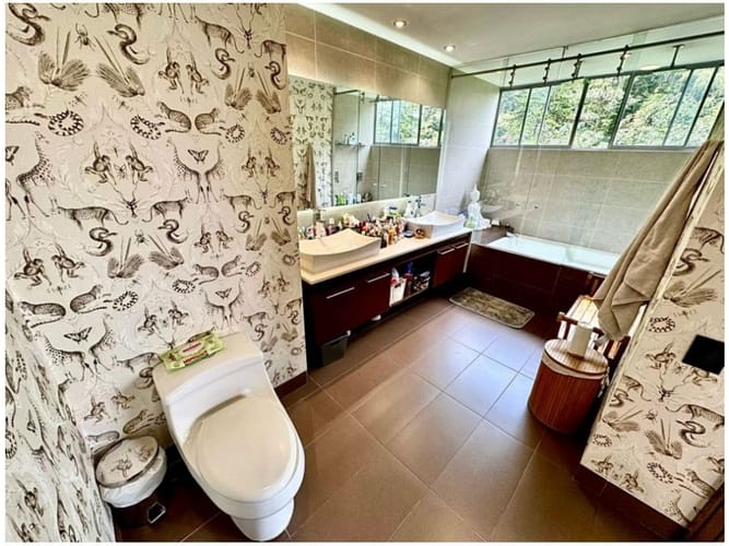 Apartamento de 3 alcobas en venta en El Tesoro, Medellín, 235 m² · foto 12 de 18