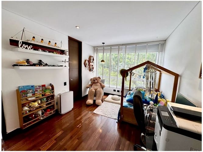 Apartamento de 3 alcobas en venta en El Tesoro, Medellín, 235 m² · foto 16 de 18
