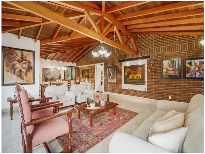 Casa de 5 alcobas en venta en Carrizales, Envigado, 407 m² · foto 3 de 24