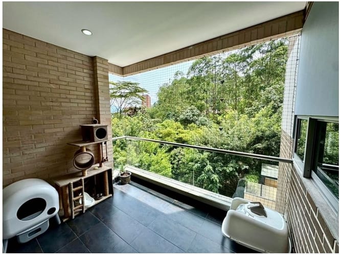 Apartamento de 3 alcobas en venta en El Tesoro, Medellín, 235 m² · foto 17 de 18