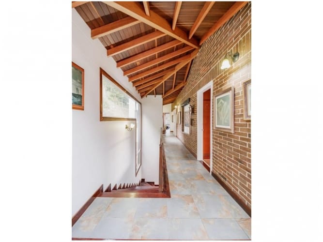 Casa de 5 alcobas en venta en Carrizales, Envigado, 407 m² · foto 4 de 24