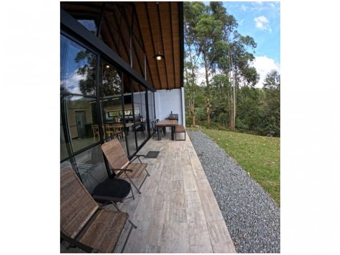 Casa de 3 alcobas en venta en El Retiro, 1750 m² · foto 11 de 13