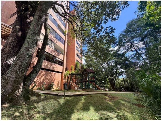 Apartamento de 3 alcobas en venta en La Florida, Medellín, 184 m² · foto 20 de 20
