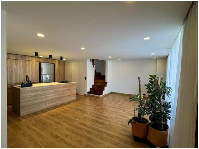 Apartamento de 3 alcobas en venta en Laureles, Medellín, 100 m² · foto 2 de 9