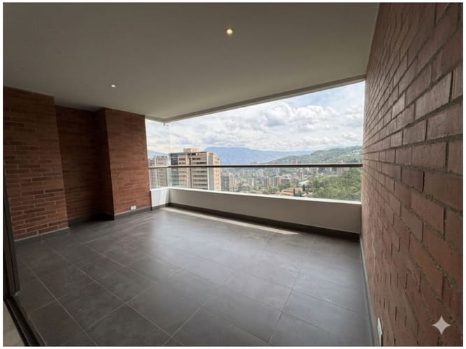 Apartamento de 3 alcobas en venta en El Poblado, Medellín, 220 m² · foto 5 de 14