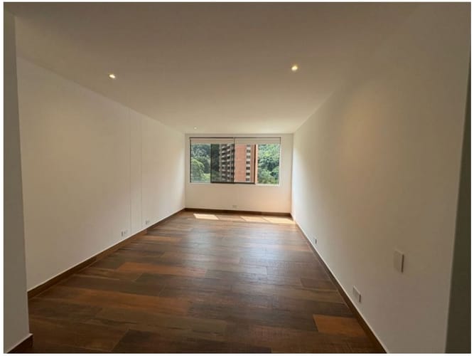 Apartamento de 3 alcobas en venta en El Poblado, Medellín, 220 m² · foto 6 de 14