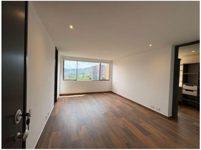 Apartamento de 3 alcobas en venta en El Poblado, Medellín, 220 m² · foto 7 de 14