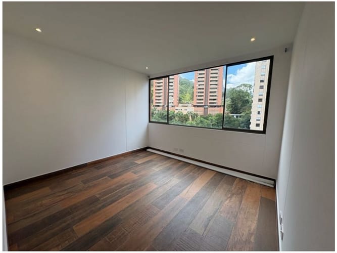 Apartamento de 3 alcobas en venta en El Poblado, Medellín, 220 m² · foto 11 de 14