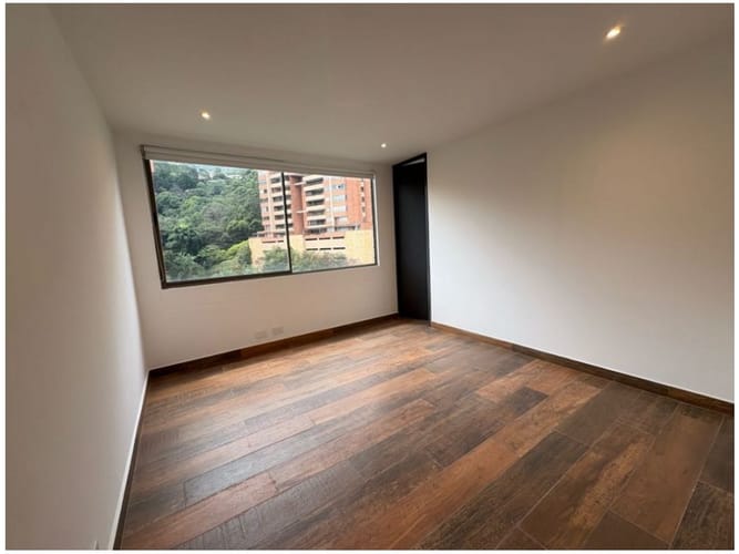 Apartamento de 3 alcobas en venta en El Poblado, Medellín, 220 m² · foto 12 de 14