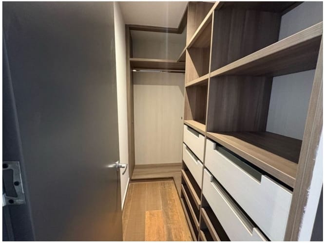 Apartamento de 3 alcobas en venta en El Poblado, Medellín, 220 m² · foto 13 de 14