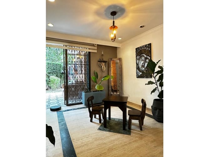 Casa de 4 alcobas en venta en El Poblado, Medellín, 300 m² · foto 3 de 6
