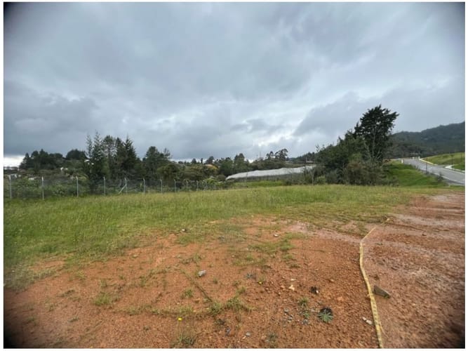 Lote en venta en Carrizales, Envigado, 1825 m² · foto 8 de 14