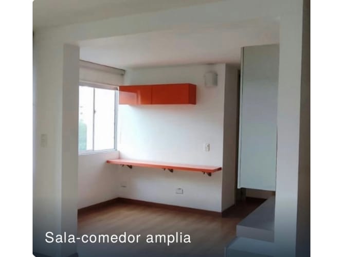 Apartamento de 2 alcobas en venta en Loma De Los Bernal, Medellín, 84 m² · foto 5 de 15