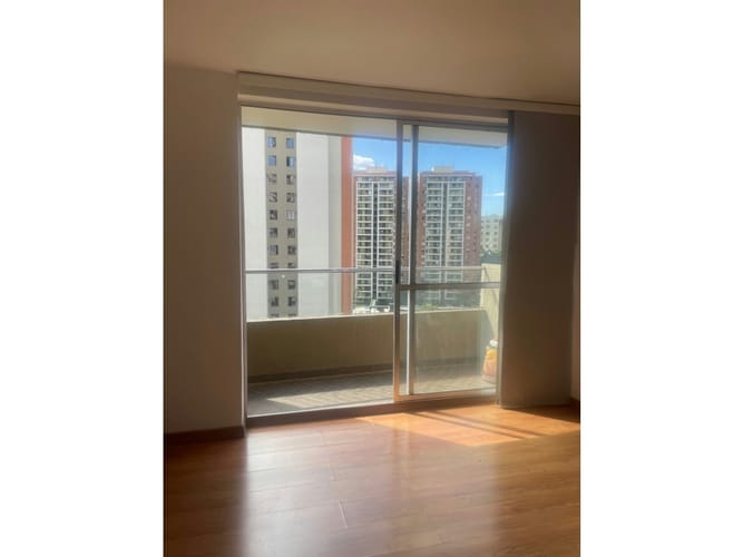Apartamento de 2 alcobas en venta en Loma De Los Bernal, Medellín, 84 m² · foto 11 de 15