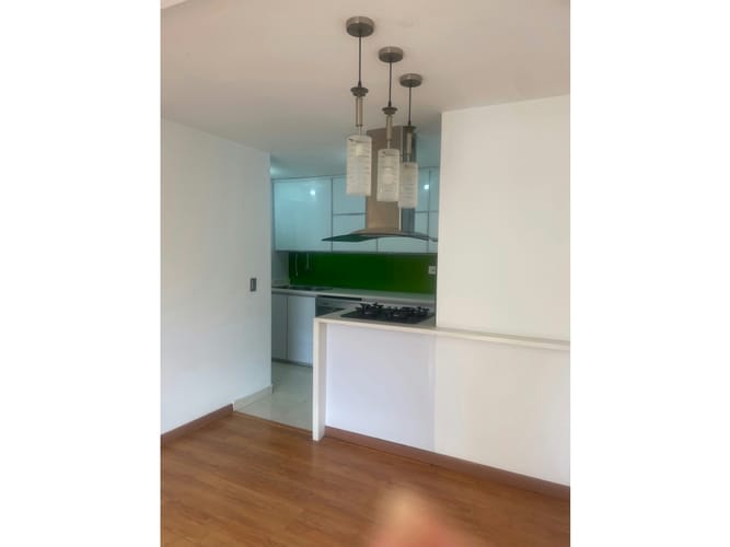 Apartamento de 2 alcobas en venta en Loma De Los Bernal, Medellín, 84 m² · foto 13 de 15