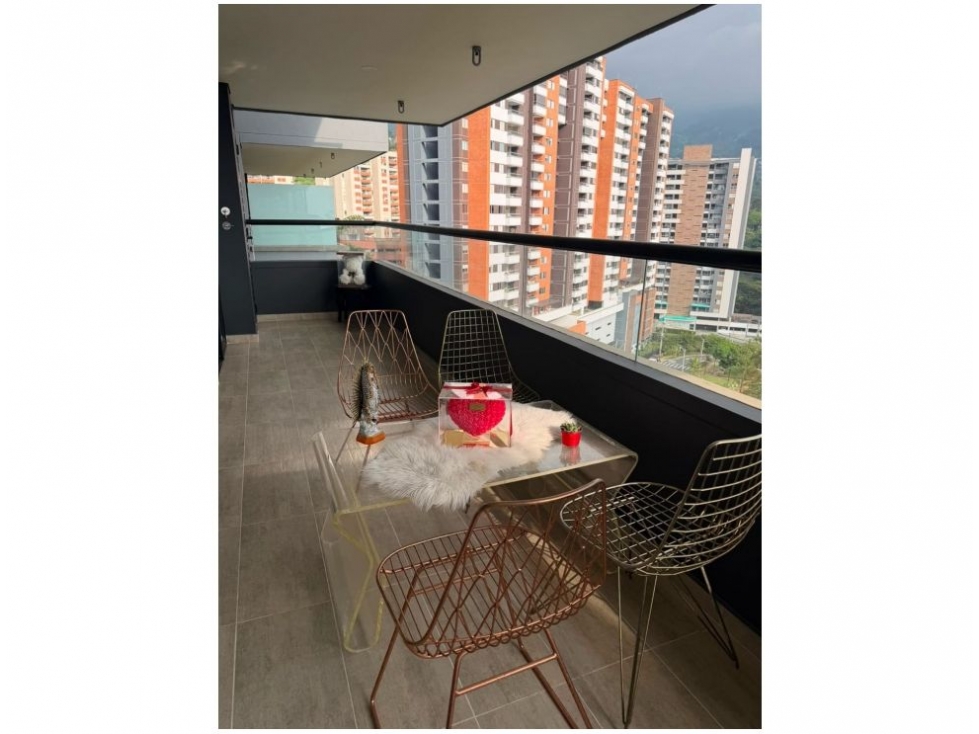 Apartamento en venta en Loma De Las Brujas, Envigado · foto 4 de 14