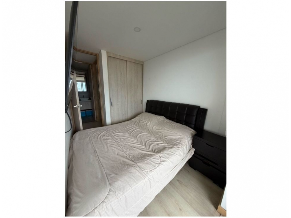 Apartamento en venta en Loma De Las Brujas, Envigado · foto 10 de 14