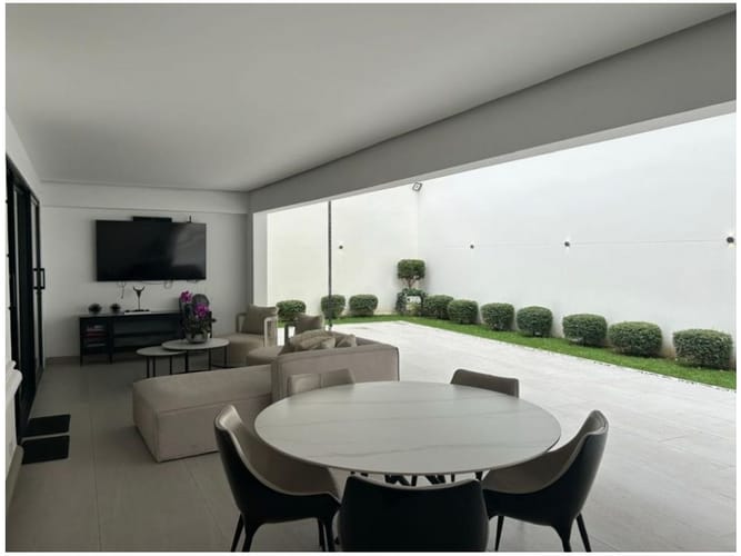 Casa de 5 alcobas en venta en San Lucas, Medellín, 448 m² · foto 11 de 24