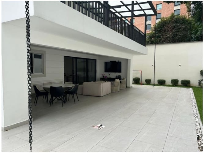 Casa de 5 alcobas en venta en San Lucas, Medellín, 448 m² · foto 13 de 24