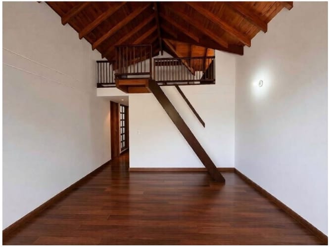 Casa de 3 alcobas en venta en Loma De Las Brujas, Envigado, 273 m² · foto 13 de 16