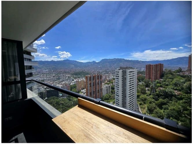 Apartamento de 2 alcobas en venta en El Poblado, Medellín, 80 m² · foto 4 de 13