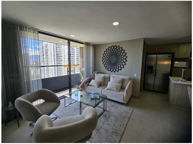 Apartamento de 2 alcobas en venta en El Poblado, Medellín, 80 m² · foto 5 de 13