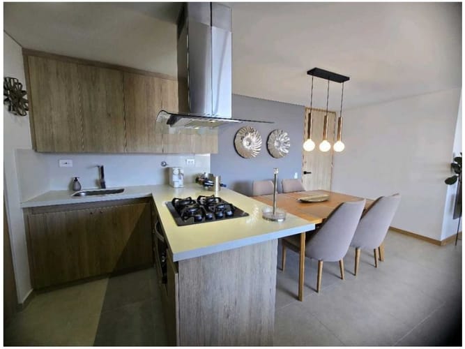 Apartamento de 2 alcobas en venta en El Poblado, Medellín, 80 m² · foto 9 de 13