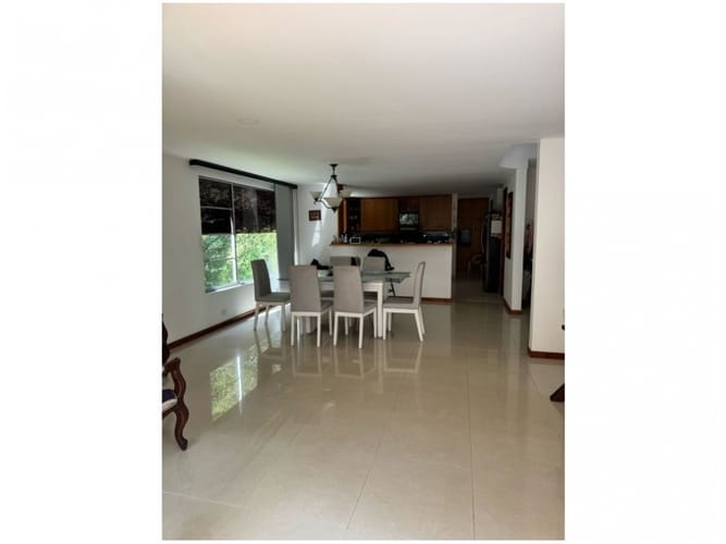 Casa de 4 alcobas en venta en Loma Benedictinos, Envigado, 390 m² · foto 5 de 24