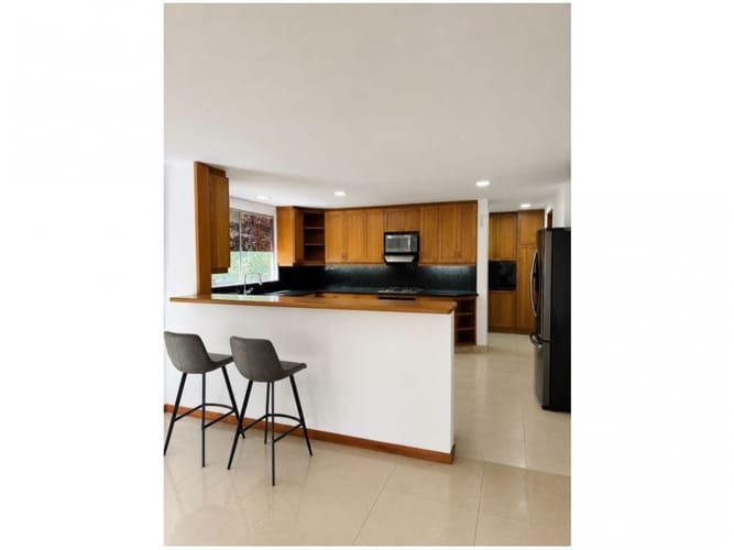 Casa de 4 alcobas en venta en Loma Benedictinos, Envigado, 390 m² · foto 8 de 24
