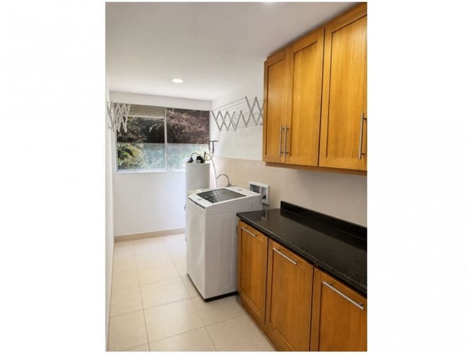 Casa de 4 alcobas en venta en Loma Benedictinos, Envigado, 390 m² · foto 11 de 24
