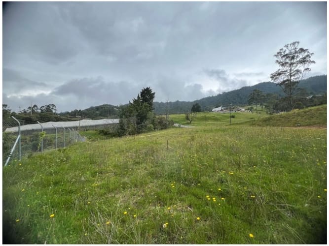 Lote en venta en Carrizales, Envigado, 1825 m² · foto 3 de 12