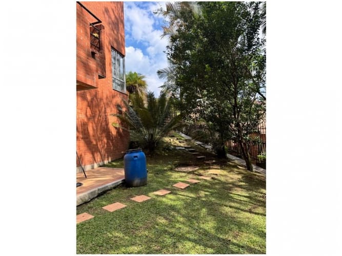 Casa de 4 alcobas en venta en Loma Benedictinos, Envigado, 390 m² · foto 23 de 24